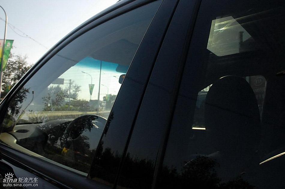 狮跑2.0L GLS2驱自动型外观