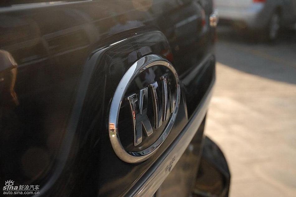 狮跑2.0L GLS2驱自动型外观