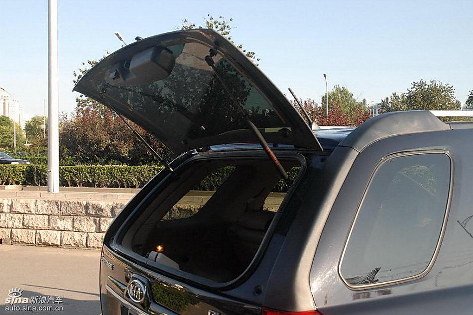 狮跑2.0L GLS2驱自动型外观