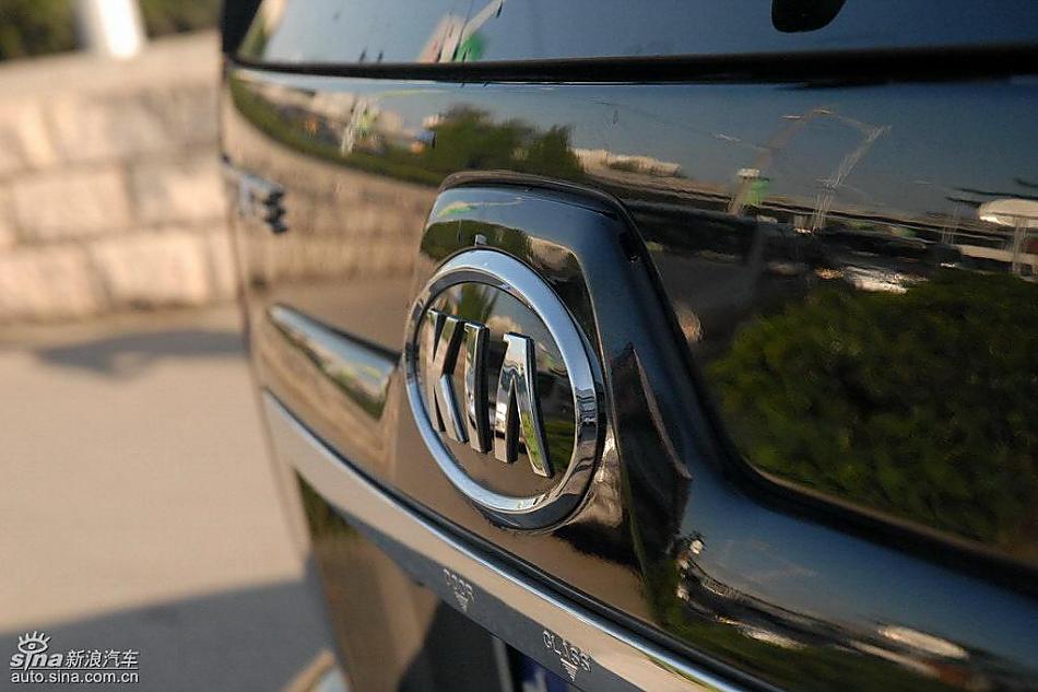 狮跑2.0L GLS2驱自动型外观