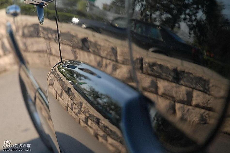 狮跑2.0L GLS2驱自动型外观