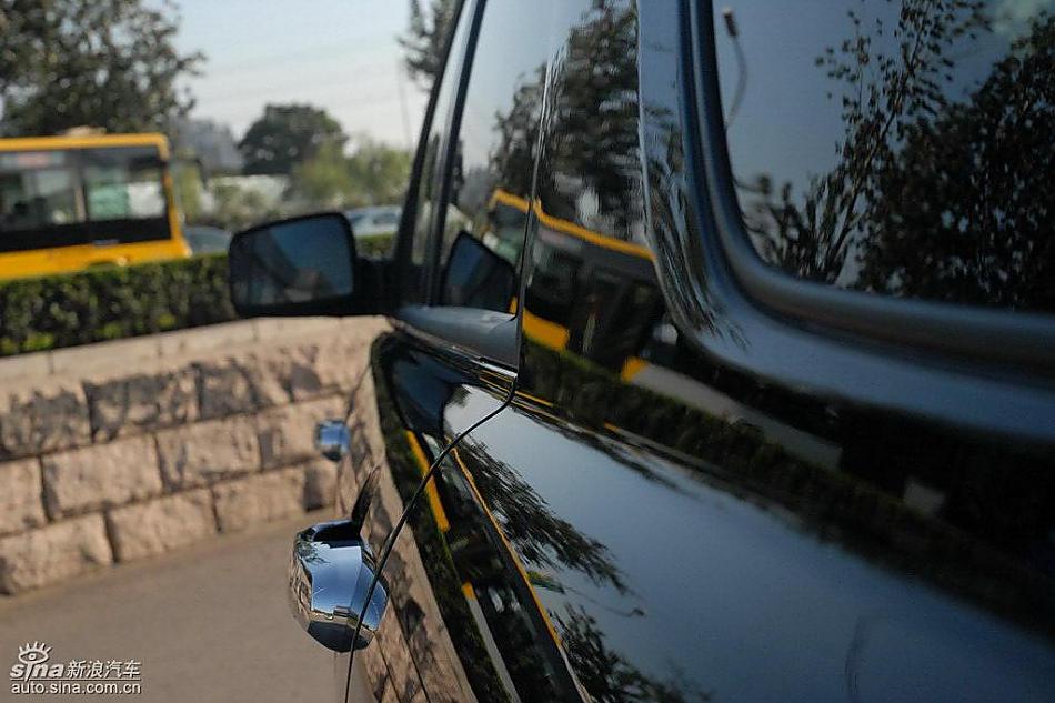 狮跑2.0L GLS2驱自动型外观