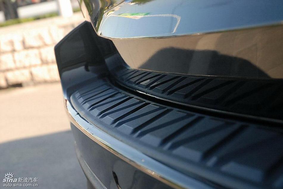 狮跑2.0L GLS2驱自动型外观