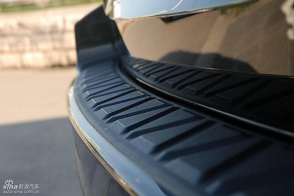 狮跑2.0L GLS2驱自动型外观