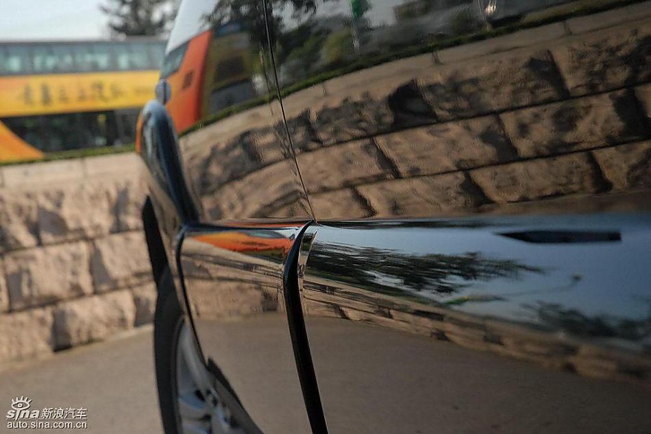 狮跑2.0L GLS2驱自动型外观