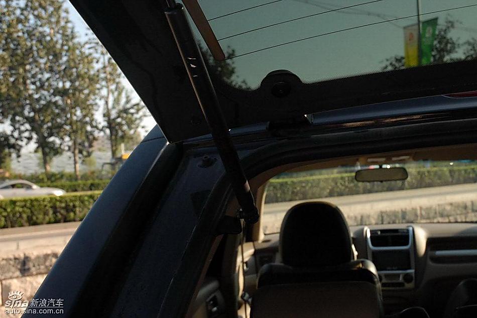 狮跑2.0L GLS2驱自动型外观