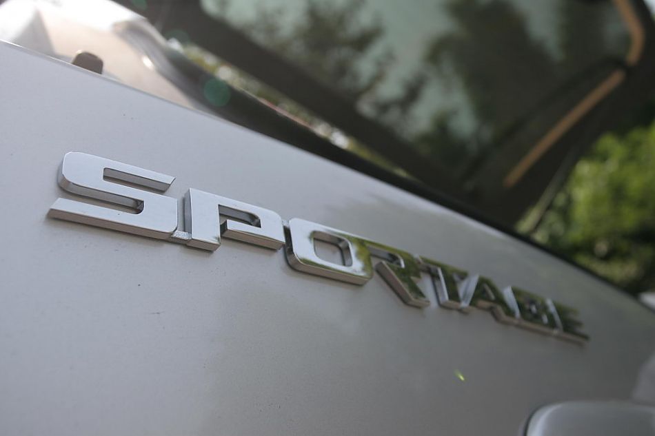 图为狮跑外观及细节