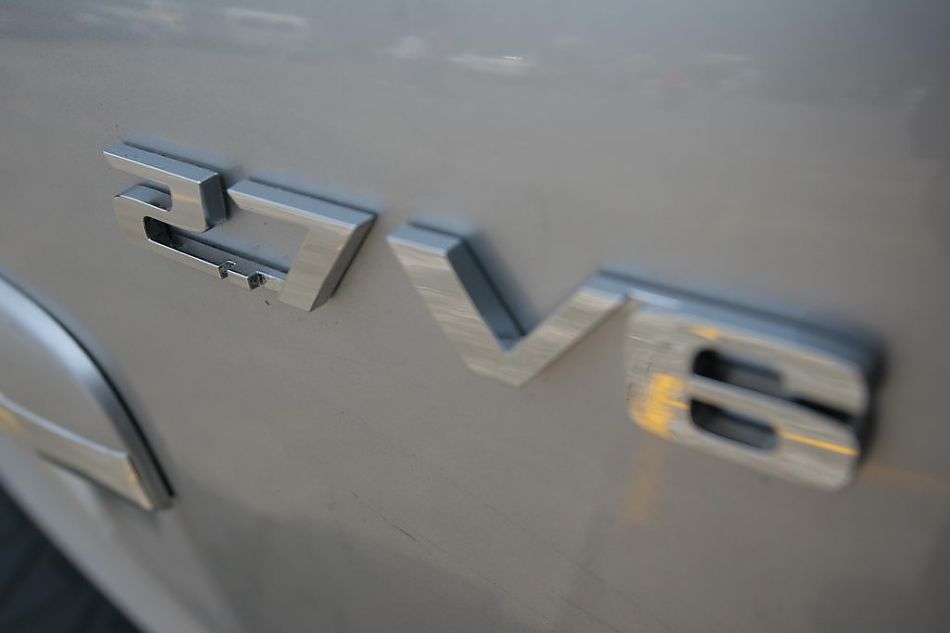 图为狮跑外观及细节