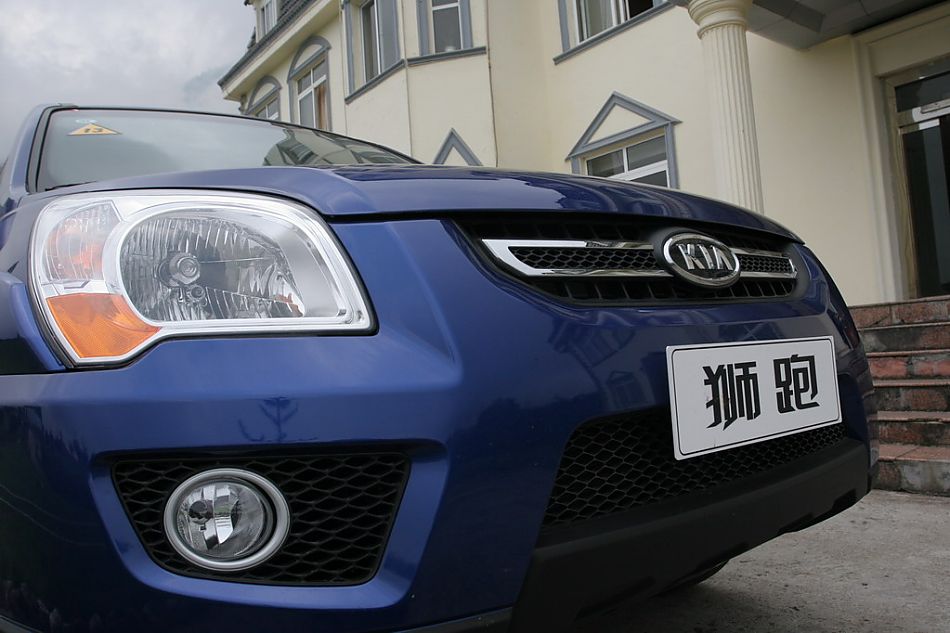 图为狮跑外观及细节