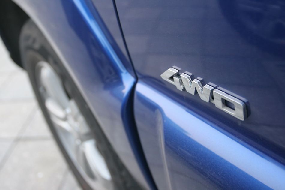 图为狮跑外观及细节