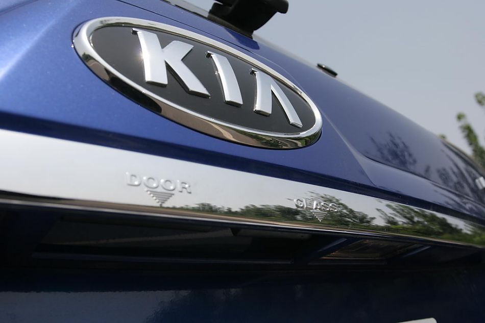 图为狮跑外观及细节