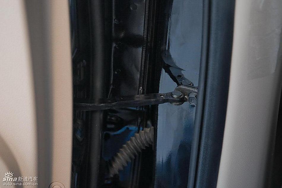 狮跑2.0L GLS2驱自动型内饰