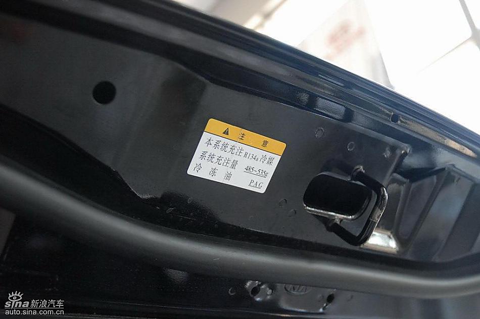 狮跑2.0L GLS2驱自动型内饰