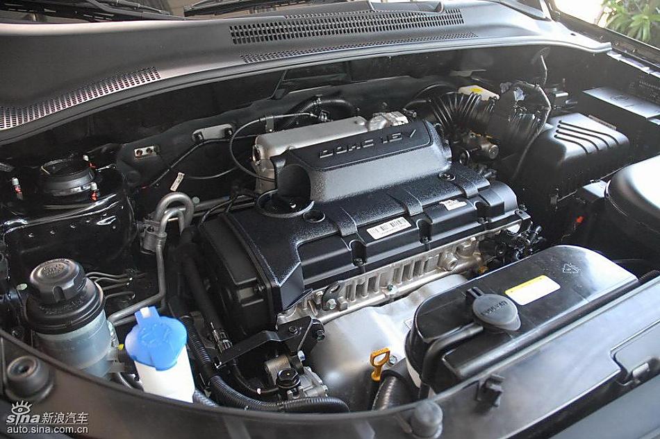 狮跑2.0L GLS2驱自动型内饰