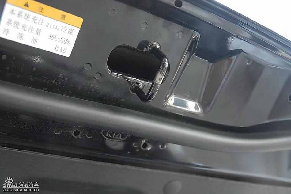 狮跑2.0L GLS2驱自动型内饰