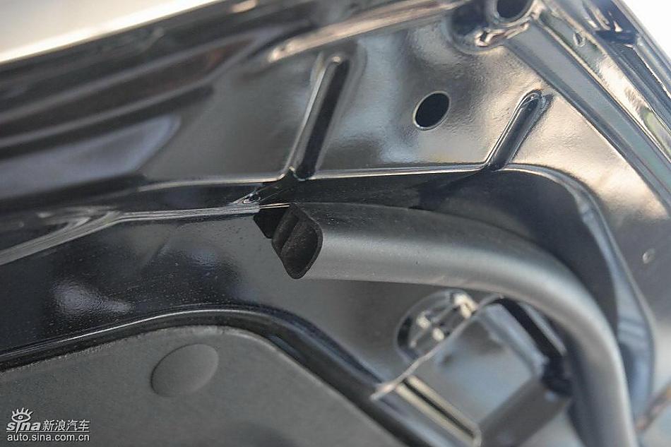 狮跑2.0L GLS2驱自动型内饰