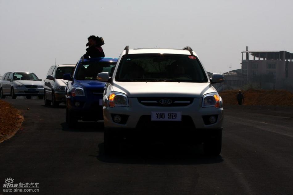 09款狮跑试驾实拍图外观