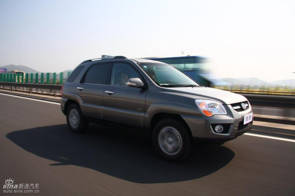 09款狮跑试驾实拍图外观