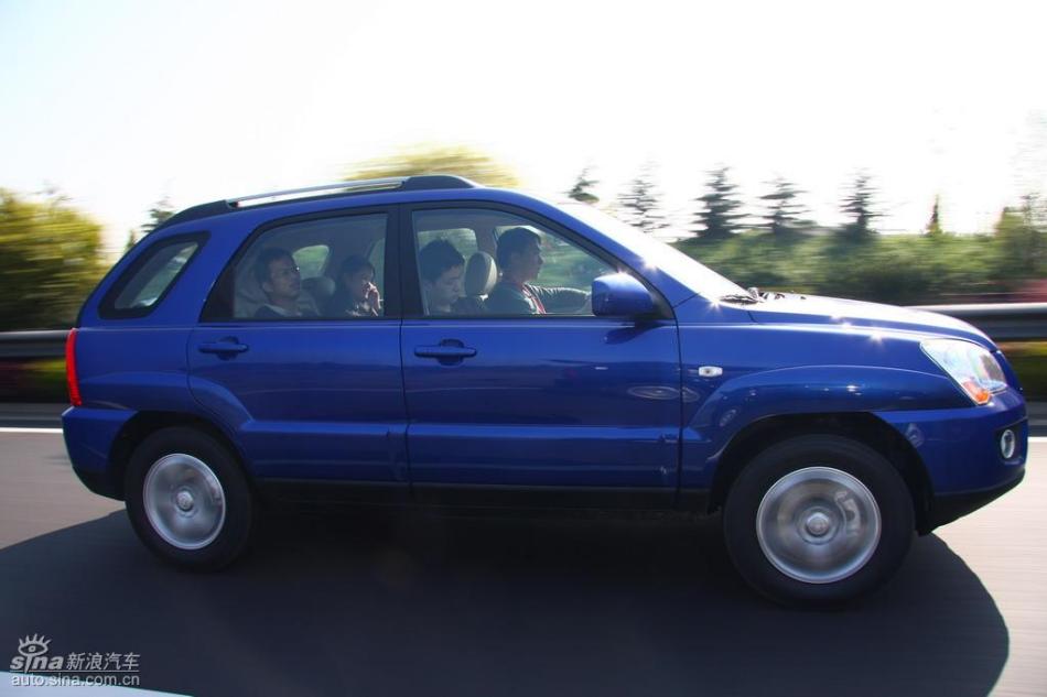 09款狮跑试驾实拍图外观