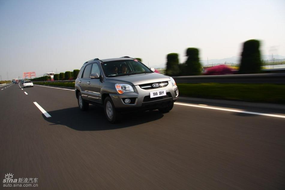 09款狮跑试驾实拍图外观