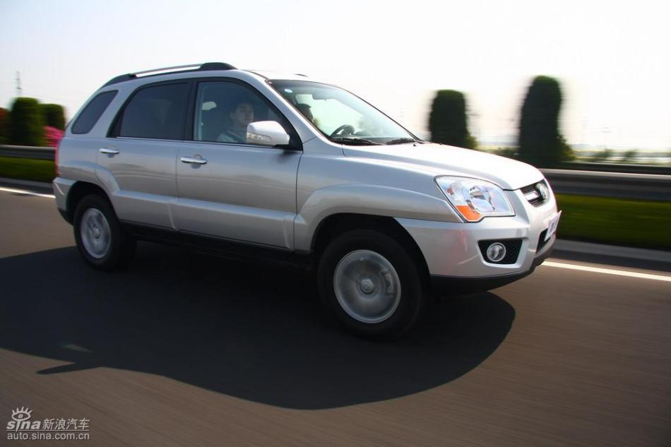 09款狮跑试驾实拍图外观