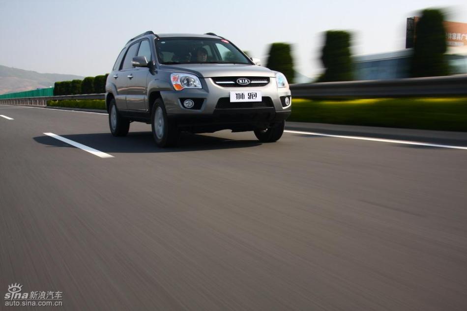 09款狮跑试驾实拍图外观