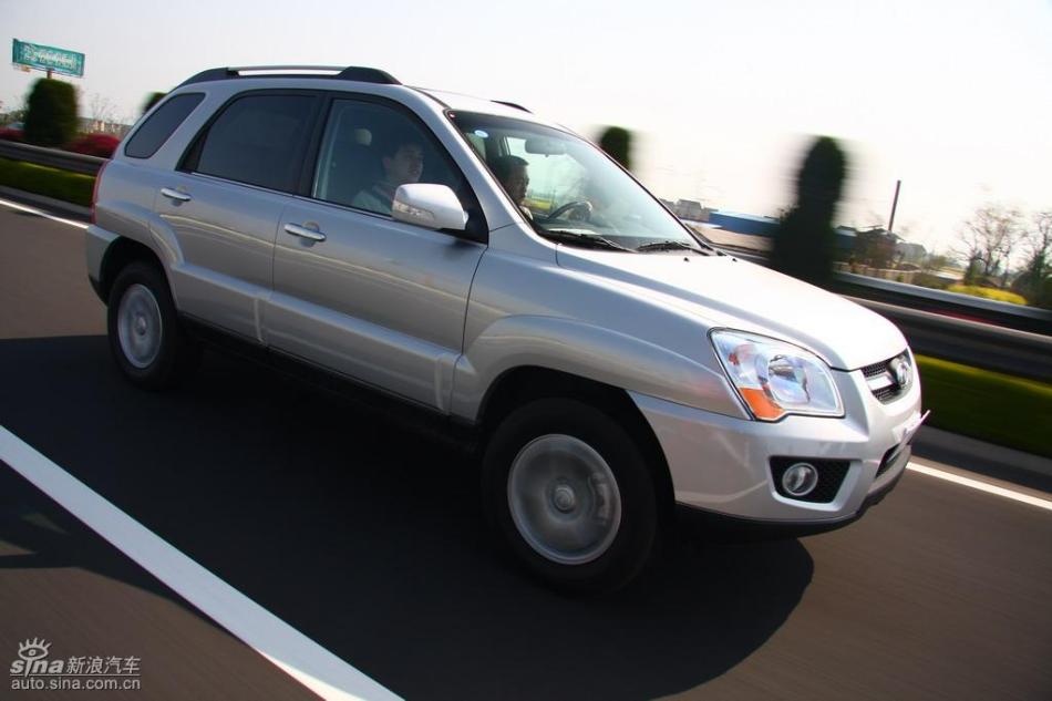 09款狮跑试驾实拍图外观