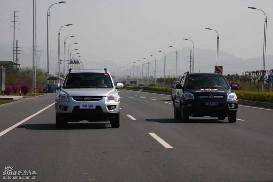 09款狮跑试驾实拍图外观
