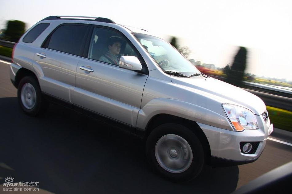 09款狮跑试驾实拍图外观