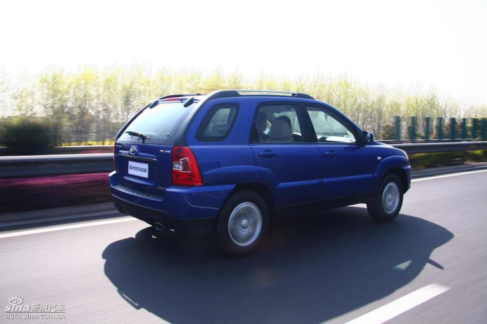 09款狮跑试驾实拍图外观