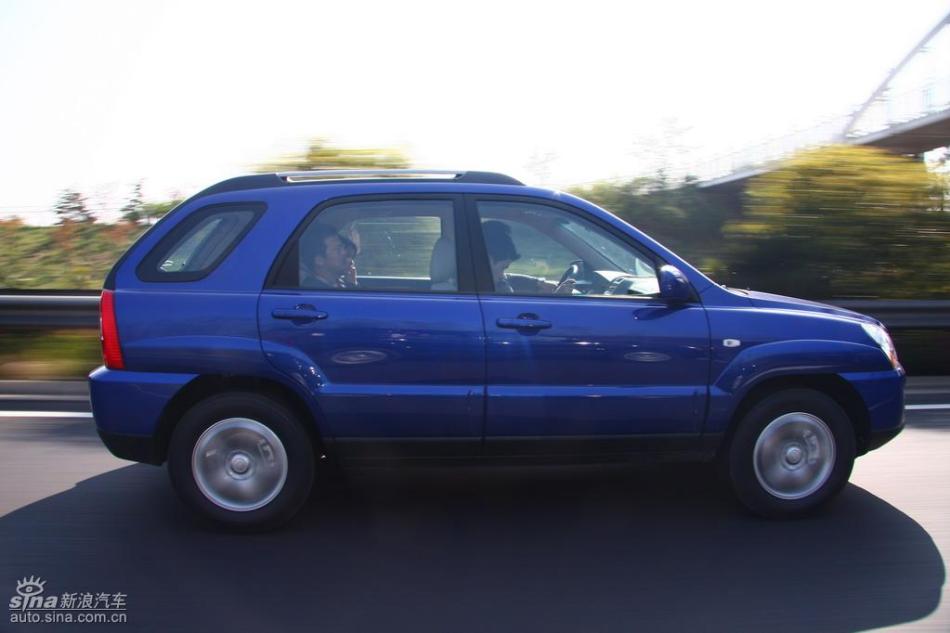 09款狮跑试驾实拍图外观