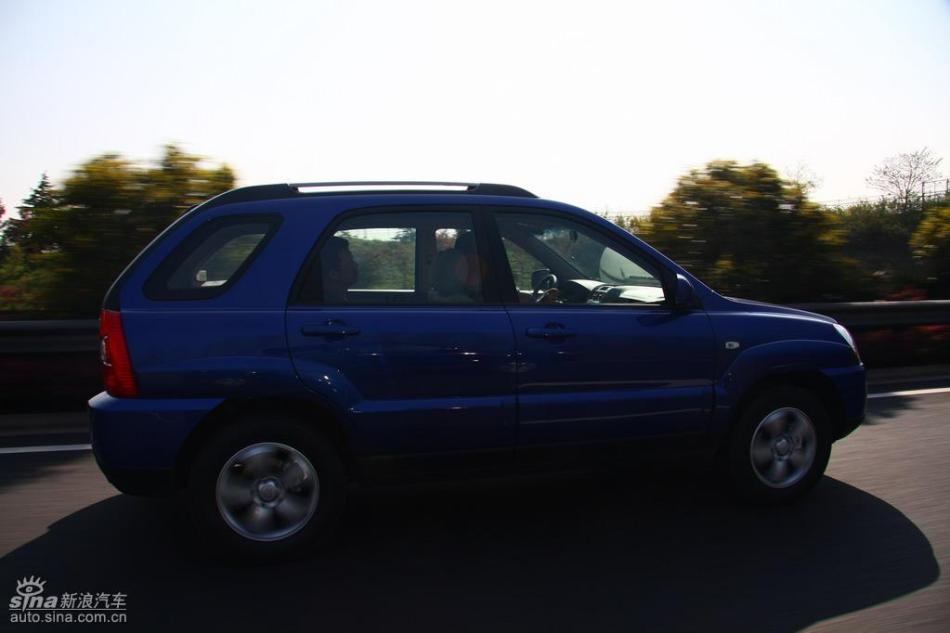 09款狮跑试驾实拍图外观