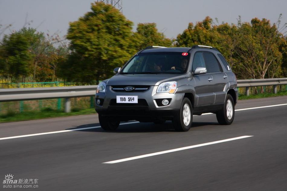 09款狮跑试驾实拍图外观