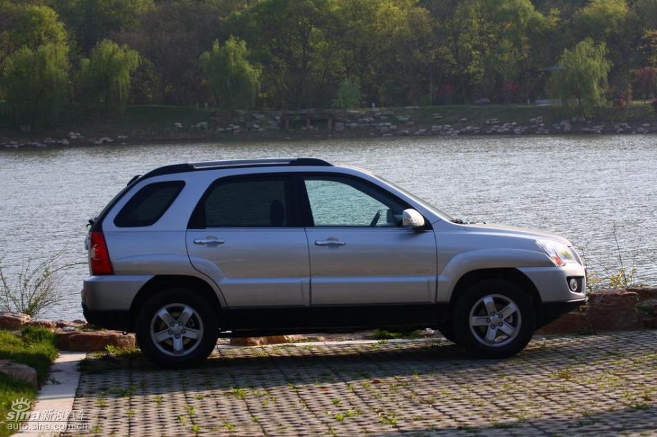 09款狮跑试驾实拍图外观