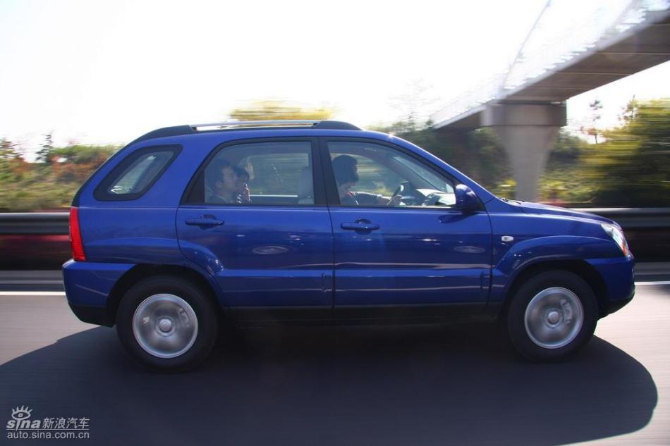 09款狮跑试驾实拍图外观