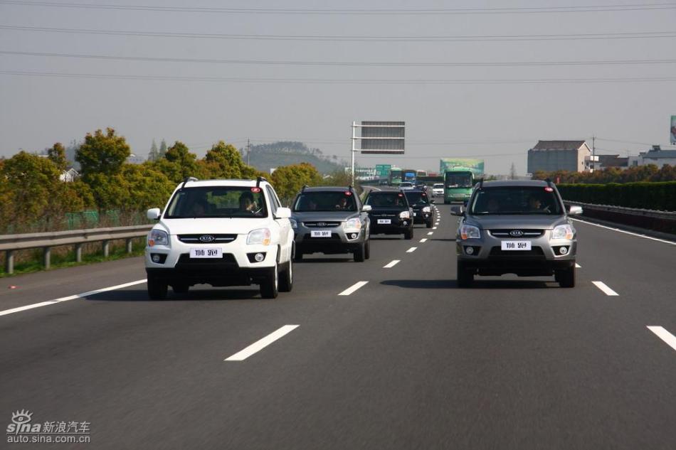 09款狮跑试驾实拍图外观