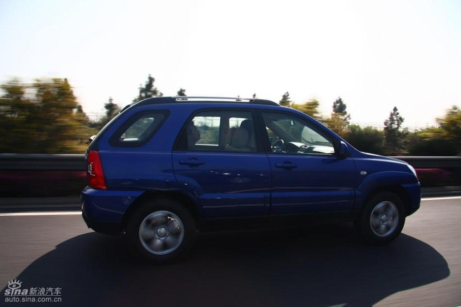 09款狮跑试驾实拍图外观