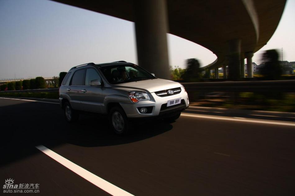 09款狮跑试驾实拍图外观