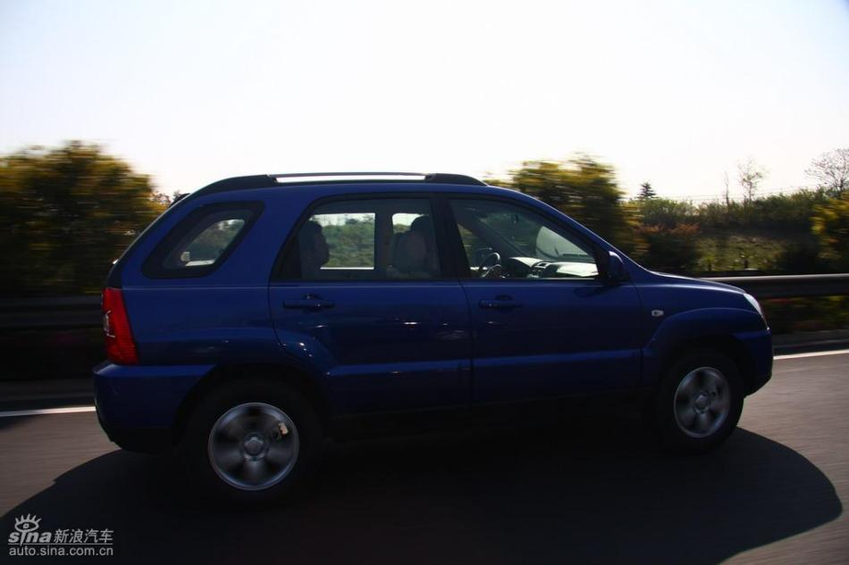 09款狮跑试驾实拍图外观