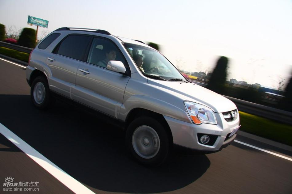 09款狮跑试驾实拍图外观