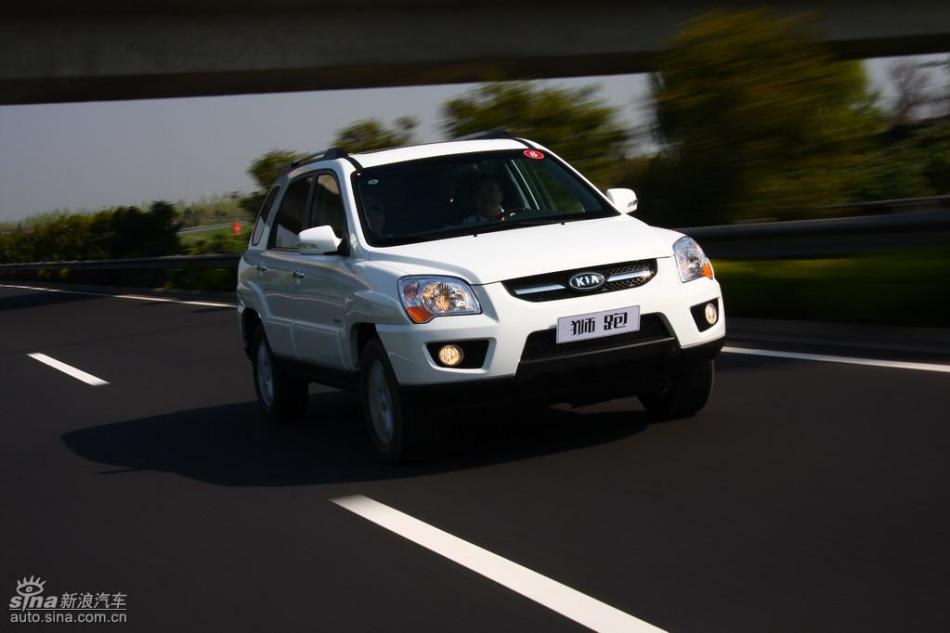 09款狮跑试驾实拍图外观