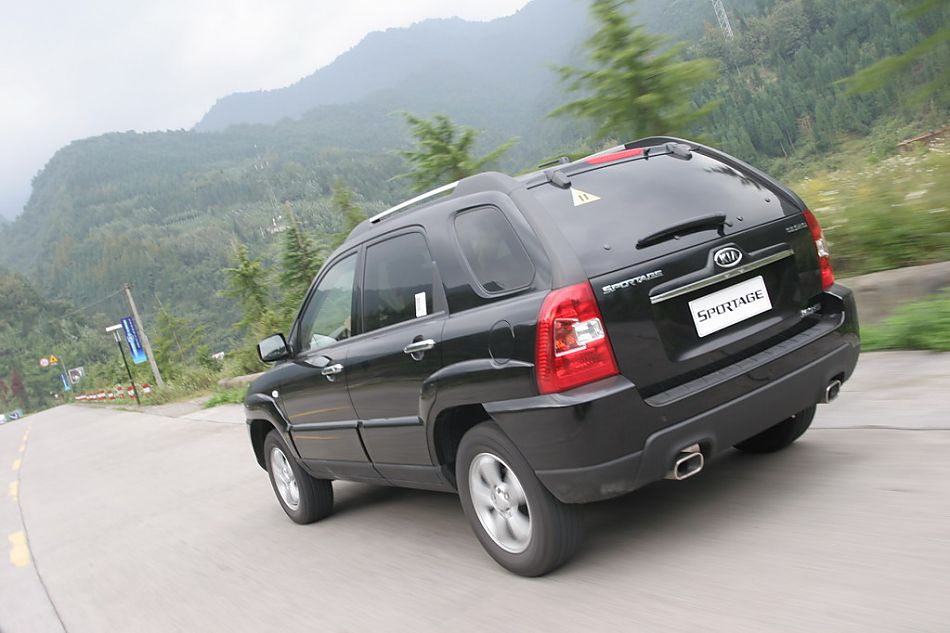 图为狮跑行驶动态