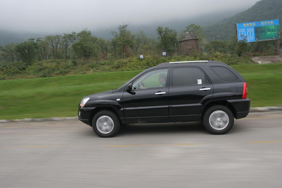 图为狮跑高速公路、山路动态