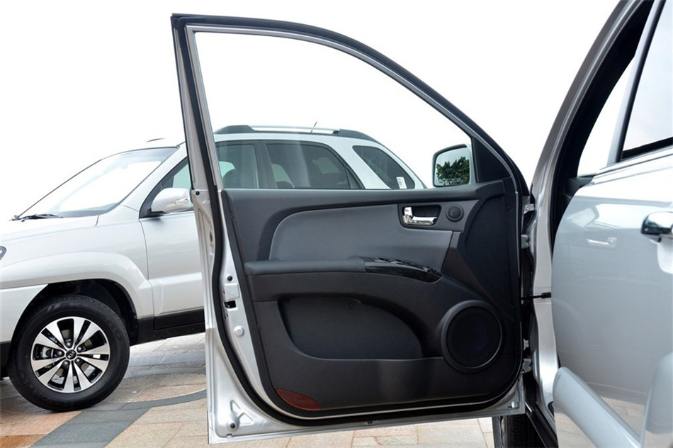 狮跑 2013款 2.0L 两驱 AT Premium 空间外观