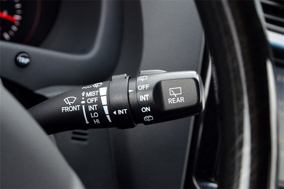 狮跑 2013款 2.0L 两驱 AT Premium 内饰