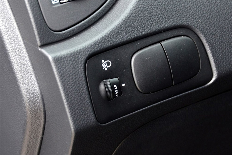 狮跑 2013款 2.0L 两驱 AT Premium 细节