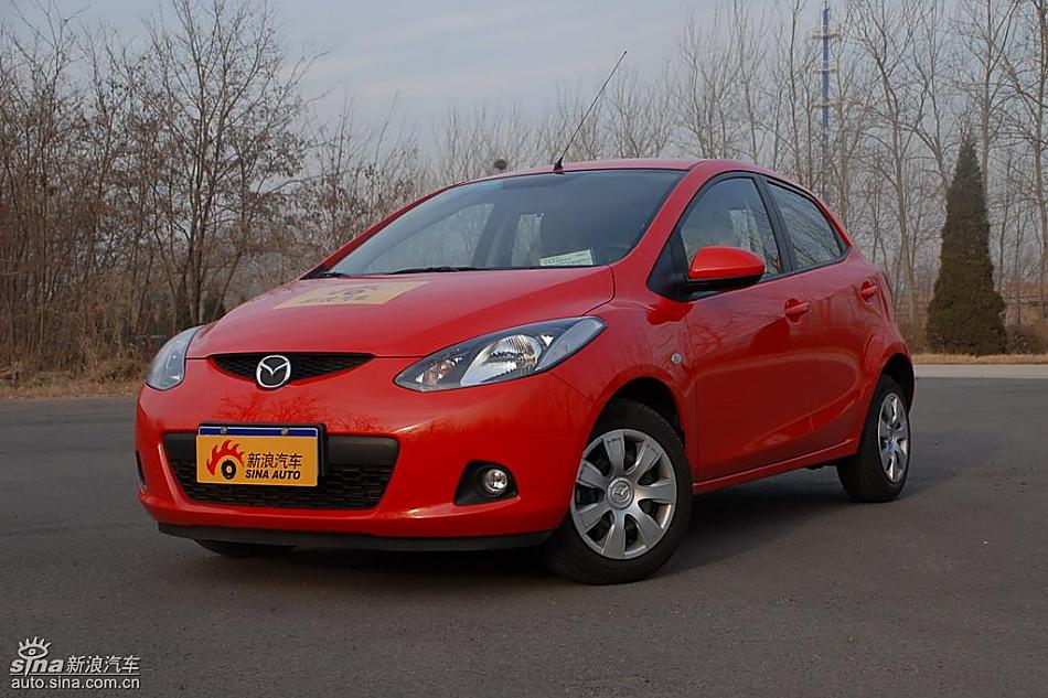 马自达2外观