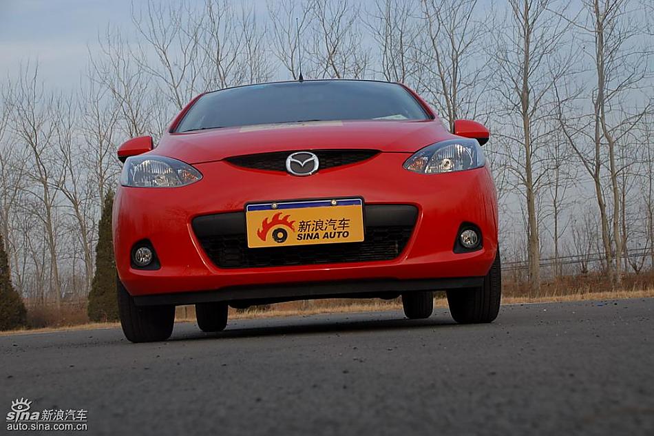 马自达2外观