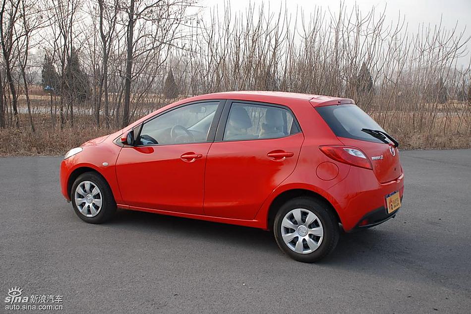 马自达2外观