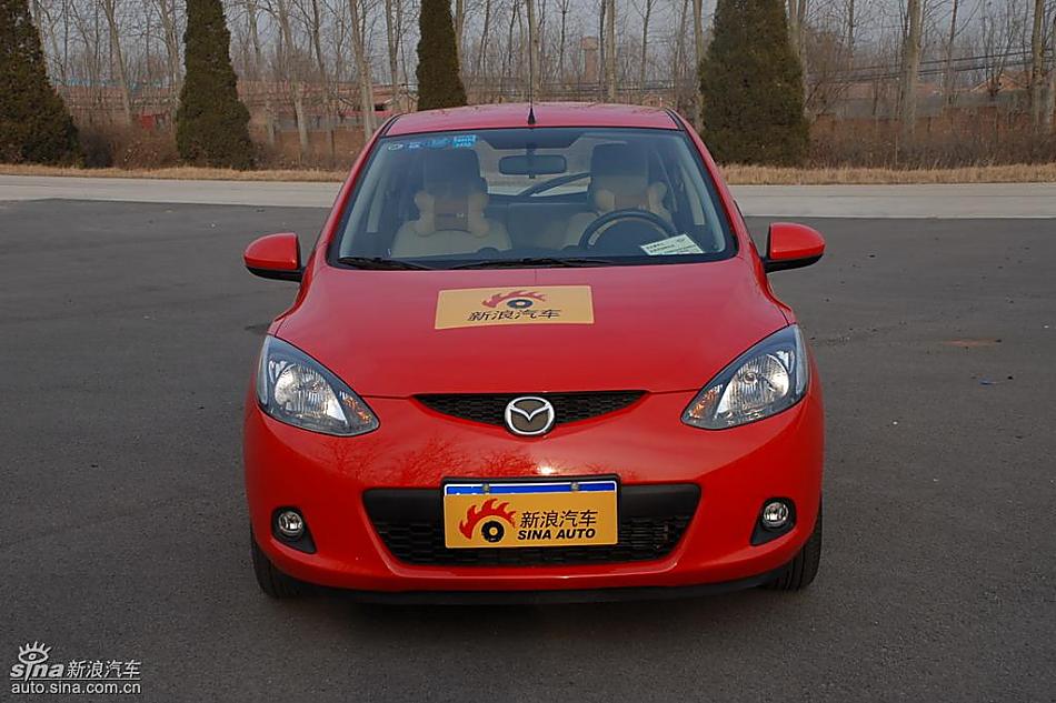 马自达2外观